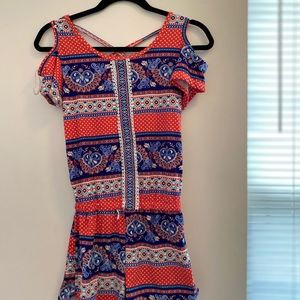 Girl’s romper size medium